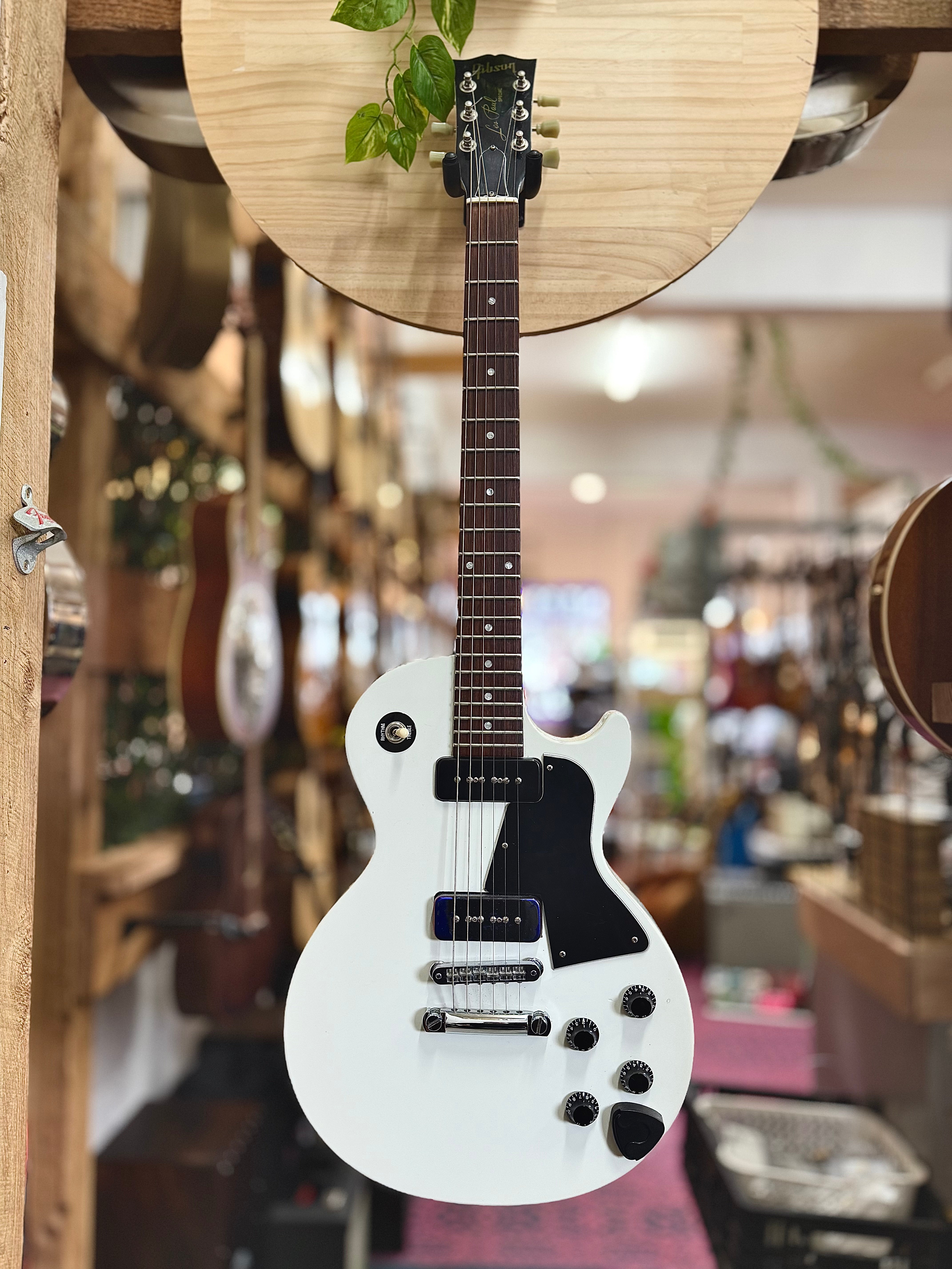 Gibson | Les Paul Special | White | 1998 | Pre-Loved Gibson | Les Paul Special | White | 1998 | Pre-Loved